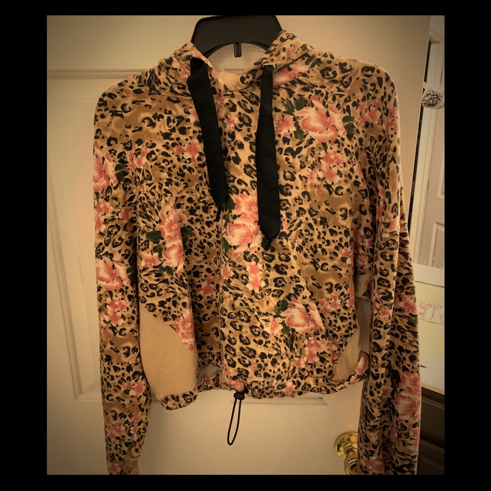 Hollister floral hoodie NWOT size XL